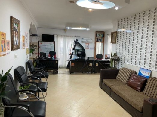 دکتر ماندانا داودی